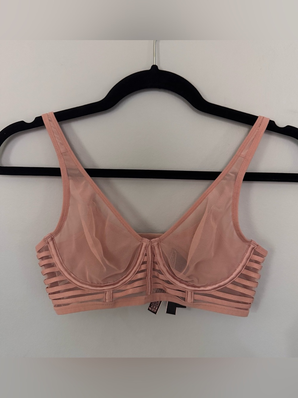 Victoria’s Secret Very Sexy Unlined Mesh Full Coverage Plunge Bra Blush 32C